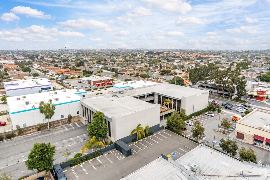 More Photos Of 3820 Del Amo Blvd, Torrance Loft Creative Space For Lease