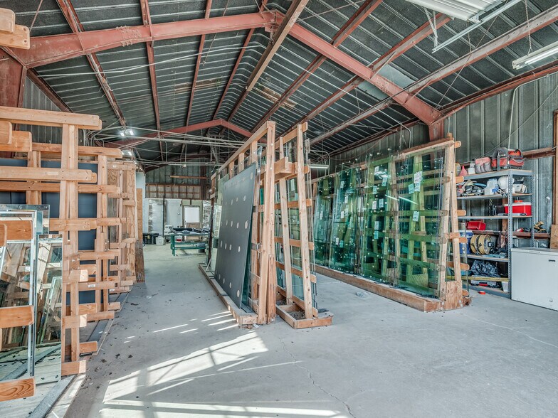 More Photos Of 3730-3732 N MacArthur Blvd, Warr Acres Showroom For Sale