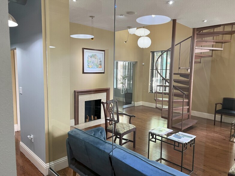 More Photos Of 350 E Pine St, Orlando Coworking Space