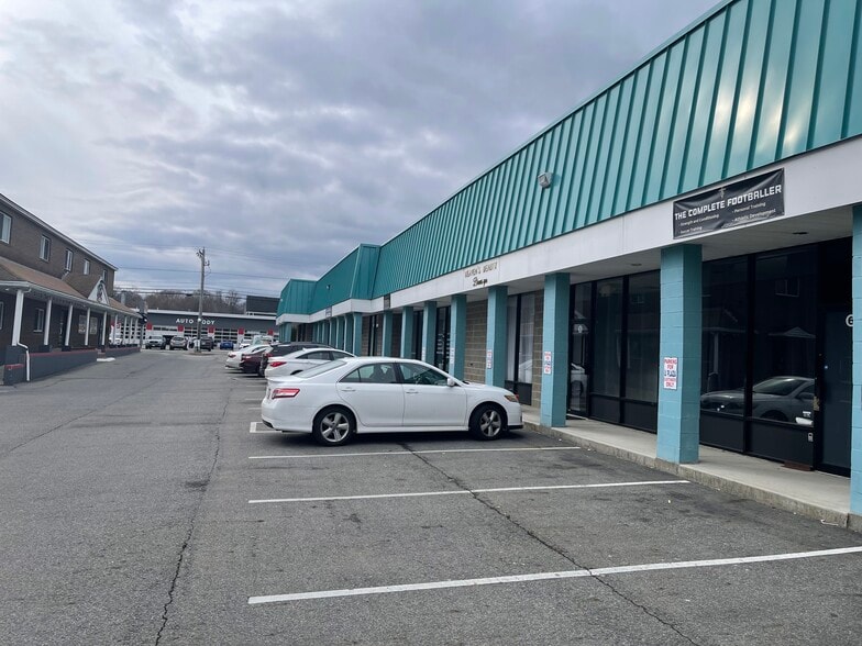 More Photos Of 1519-1527 Middlesex St, Lowell Storefront For Lease