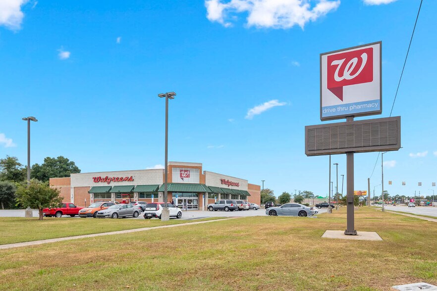 More Photos Of 2414 Sylvester Rd, Albany Drugstore For Sale