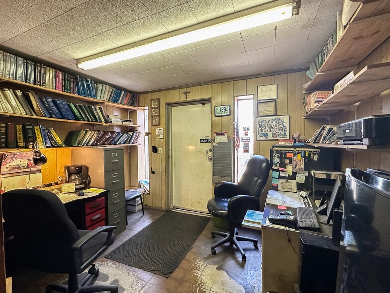 More Photos Of 2609 10th St, Wichita Falls Light Manufacturing For Sale