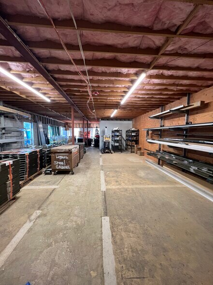 More Photos Of 185 Discovery Dr, Colmar Warehouse For Lease
