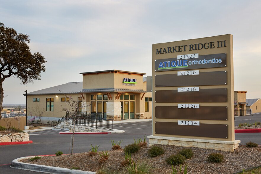 More Photos Of 21202 Market Rdg, San Antonio Unknown For Lease