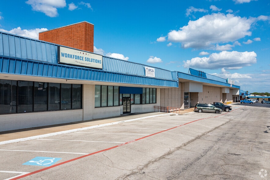 More Photos Of 4701-4753 E Lancaster Ave, Fort Worth Unknown For Lease