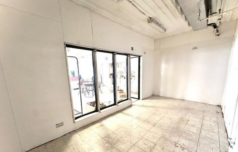 More Photos Of 584-586 S Section St, Sullivan General Retail For Sale