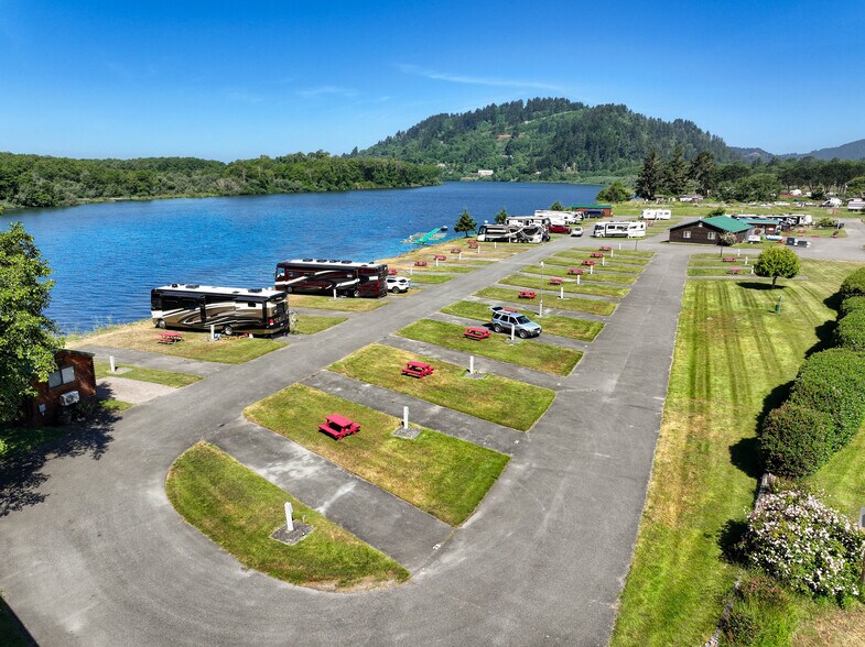 More Photos Of 17581 US Highway 101 N, Klamath Trailer Camper Park For Sale