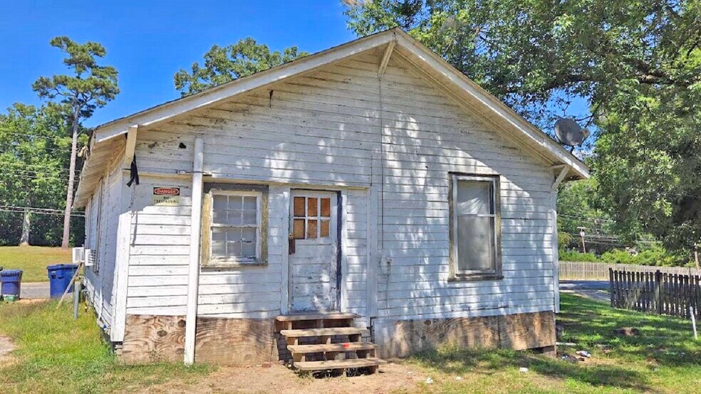 More Photos Of 554 Bragg St, Sanford General Retail For Sale