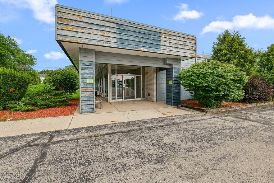 More Photos Of 254 Winnebago Dr, Fond Du Lac Office For Sale
