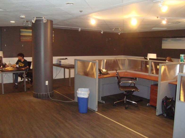 More Photos Of 222 S State St, Ann Arbor Storefront Retail Office For Lease