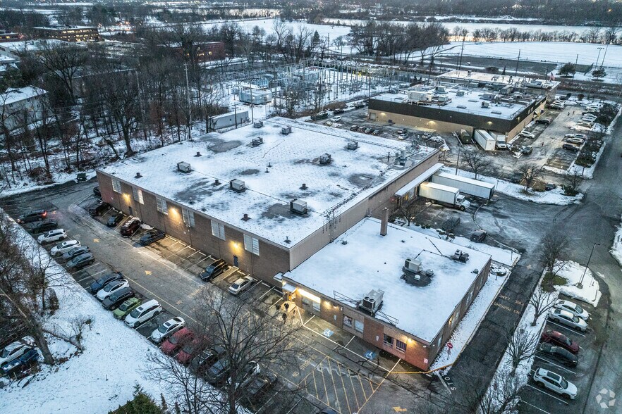 More Photos Of 100 Leyland Dr, Leonia Warehouse For Lease
