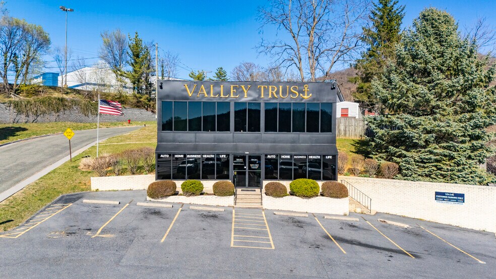 More Photos Of 829 Greenville Ave, Staunton Office For Sale