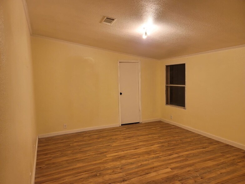 More Photos Of 8922 Witter Ln, Temple Flex For Sale