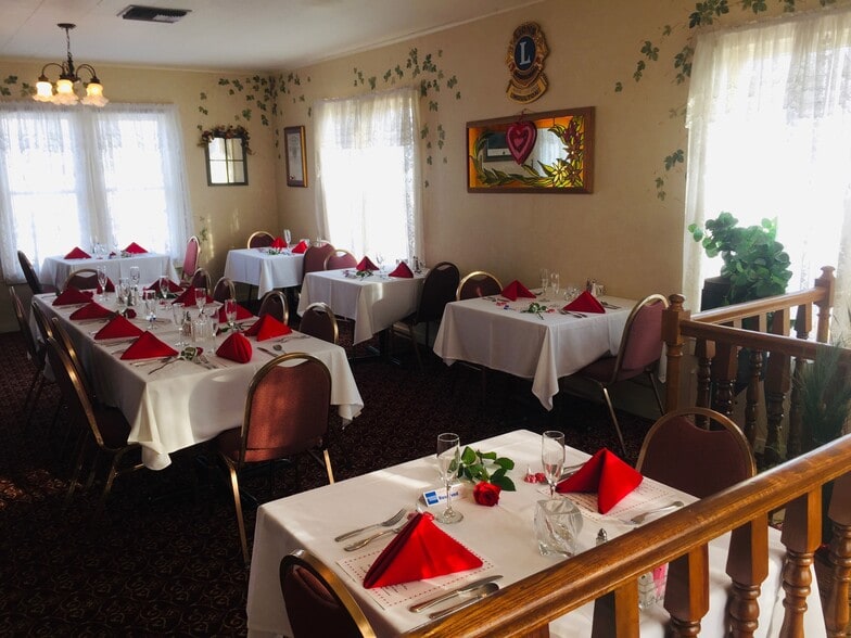 More Photos Of 101 Moore, Moulton Restaurant For Sale