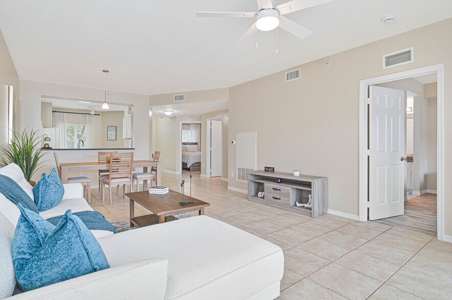More Photos Of 10000-10030 Maddox Ln, Bonita Springs Apartments For Sale