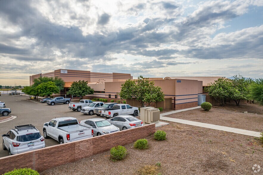 More Photos Of 1050 E Riley Dr, Avondale Warehouse For Sale