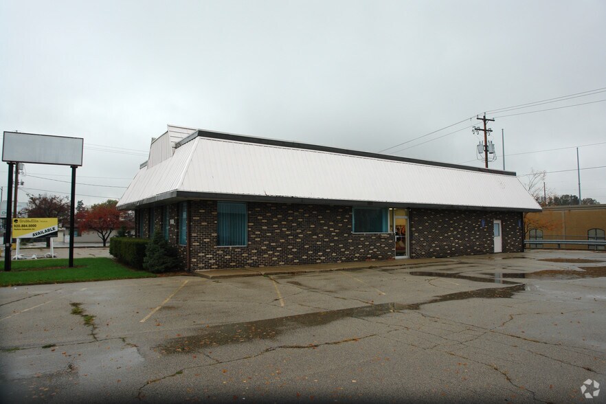 More Photos Of 486 Main Ave, De Pere Freestanding For Sale