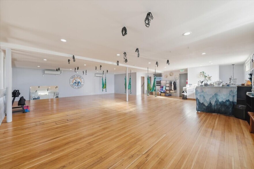 More Photos Of 1215 Meade Ave, Prosser Storefront For Sale