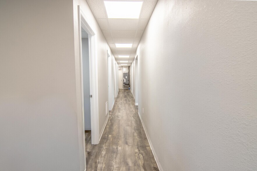 More Photos Of 3284 Morris St, Saint Petersburg Warehouse For Lease