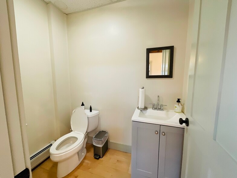 More Photos Of 168 Main St, Great Barrington Office For Sale