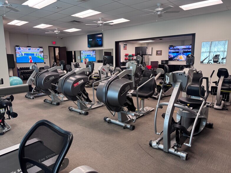 More Photos Of 2200 George Dieter Dr, El Paso Healthcare For Sale