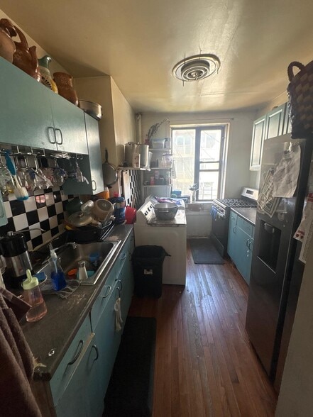 More Photos Of 171 E 111th St, New York Apartments For Sale