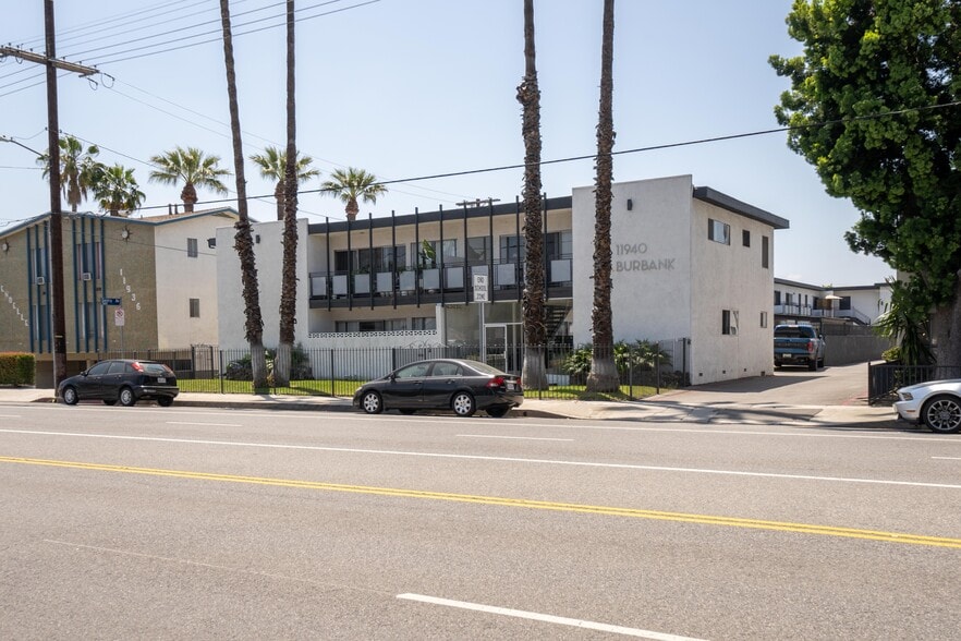 More Photos Of 11940 Burbank Blvd, Valley Village Apartments For Sale