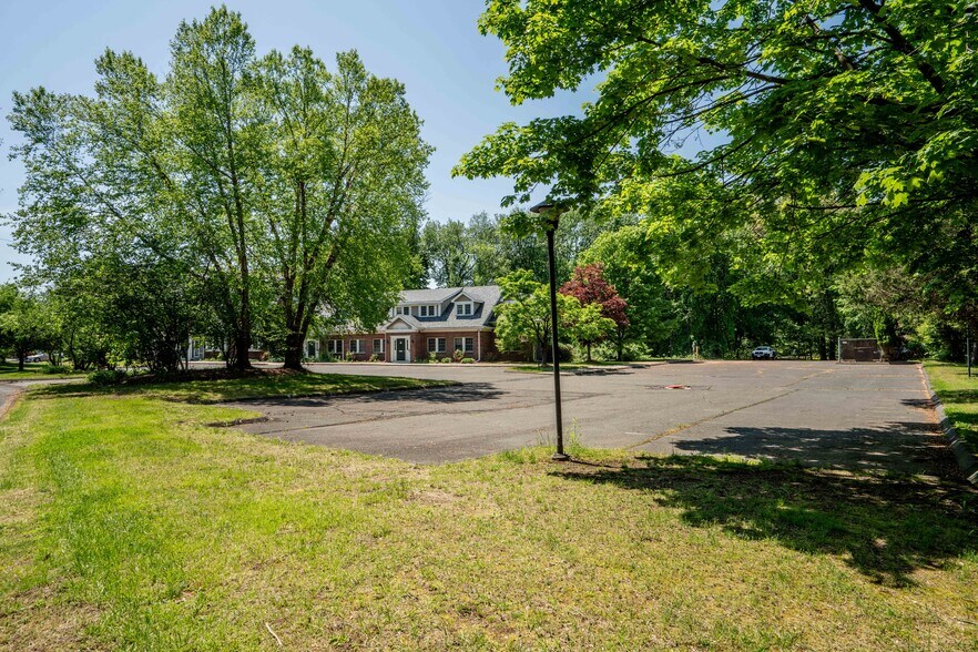 More Photos Of 1170 Ellington Rd, South Windsor Loft Creative Space For Lease