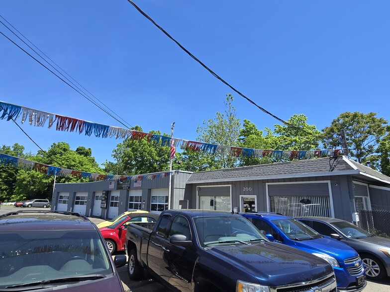 More Photos Of 200 Main St, East Hartford Auto Repair For Sale