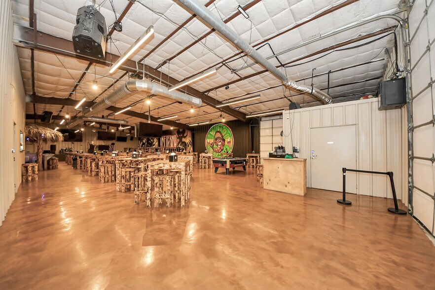 More Photos Of 11730 Aldine Westfield Rd, Houston Warehouse For Sale