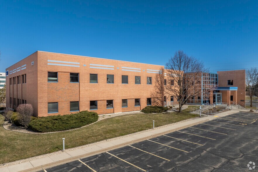 Primary Photo Of 1221 John Q Hammons Dr, Madison Office For Lease