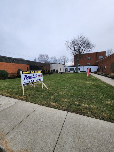 Primary Photo Of 37 Anderson Rd, Buffalo Medical For Sale