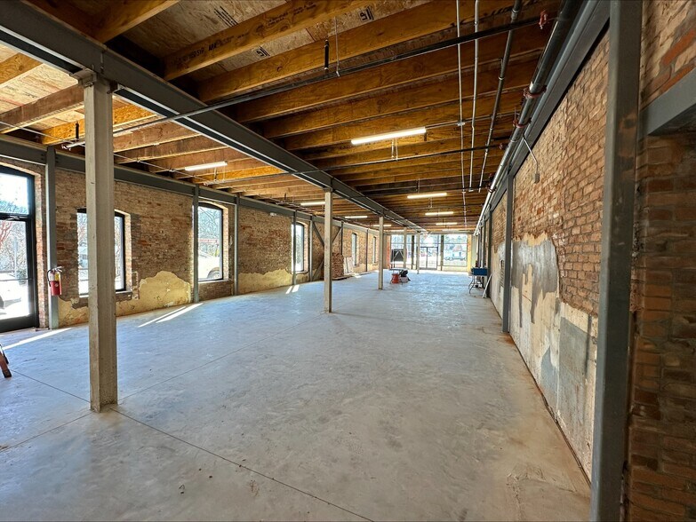 More Photos Of 597 Main St, Suwanee Storefront For Lease