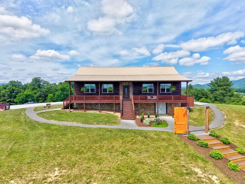 More Photos Of 639 Wagon Wheel Rd, Elk Creek Lodge Meeting Hall For Sale