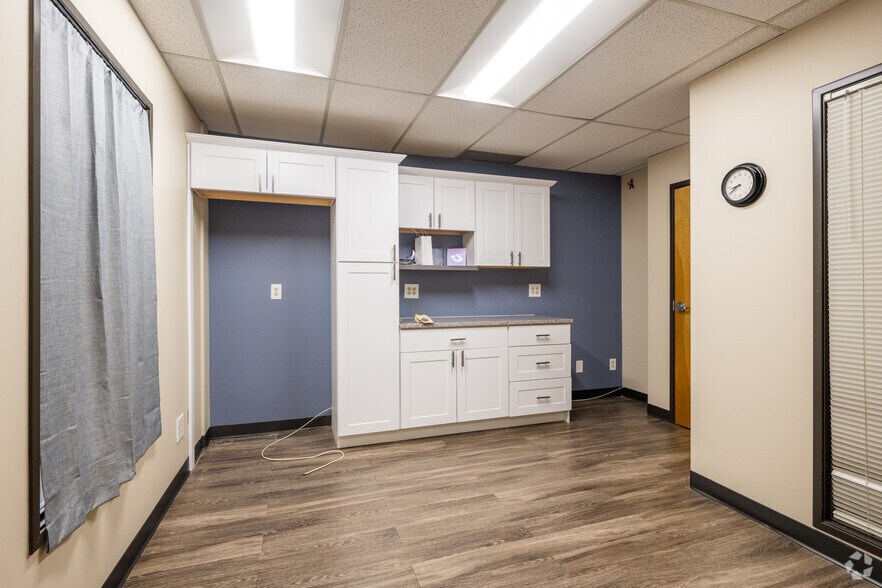 More Photos Of 1600 Downing St, Denver Office For Lease