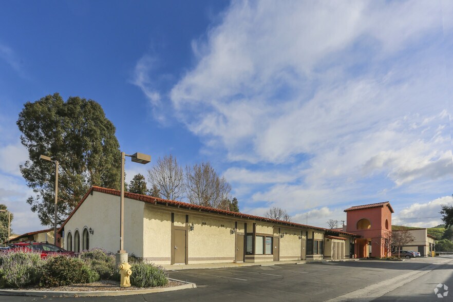 More Photos Of 26111 Bouquet Canyon Rd, Santa Clarita Storefront For Lease