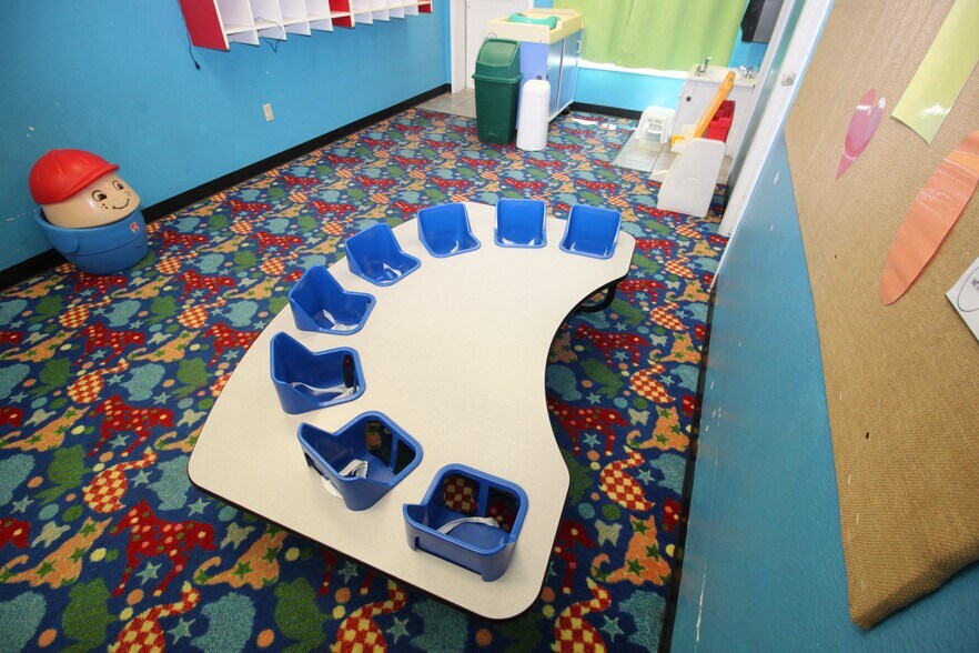 More Photos Of 3421 E Walnut St, Pearland Daycare Center For Sale
