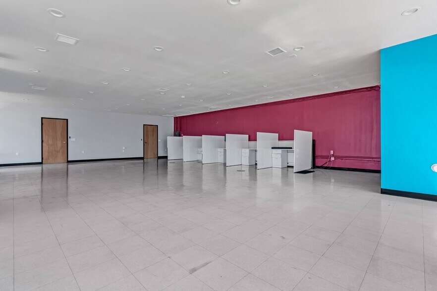 More Photos Of 11546-11552 Colima Rd, Whittier Unknown For Lease