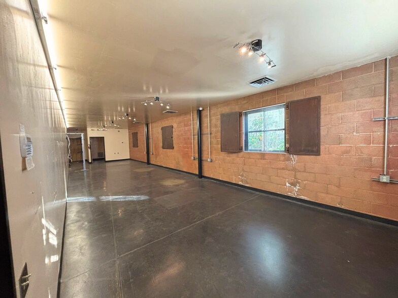 More Photos Of 3801 W Pacific Ave, Sacramento Warehouse For Lease