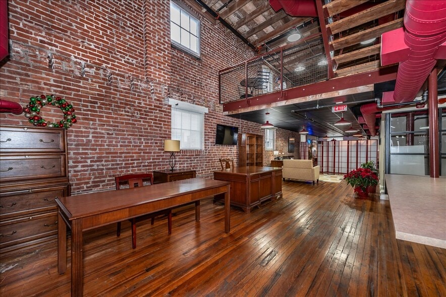 More Photos Of 47 E All Saints St, Frederick Loft Creative Space For Sale