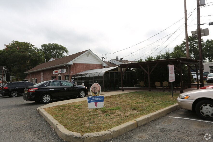 More Photos Of 708-720 Somerset St, Watchung Storefront Retail Office For Sale