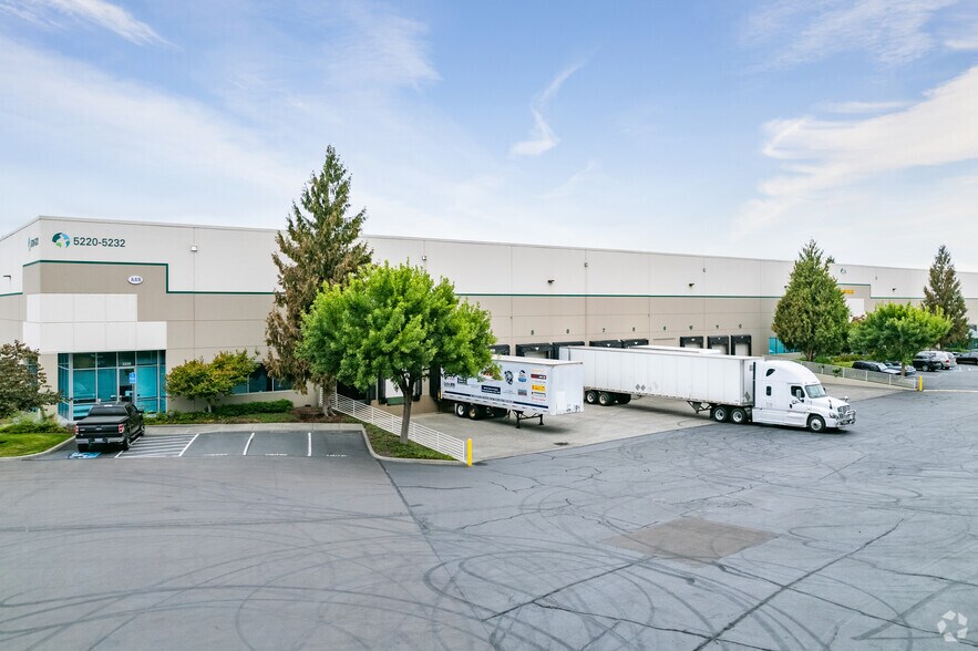 More Photos Of 5220-5232 NE 152nd Pl, Portland Warehouse For Lease