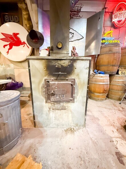 More Photos Of 212 N 3rd St, Salina Warehouse For Sale