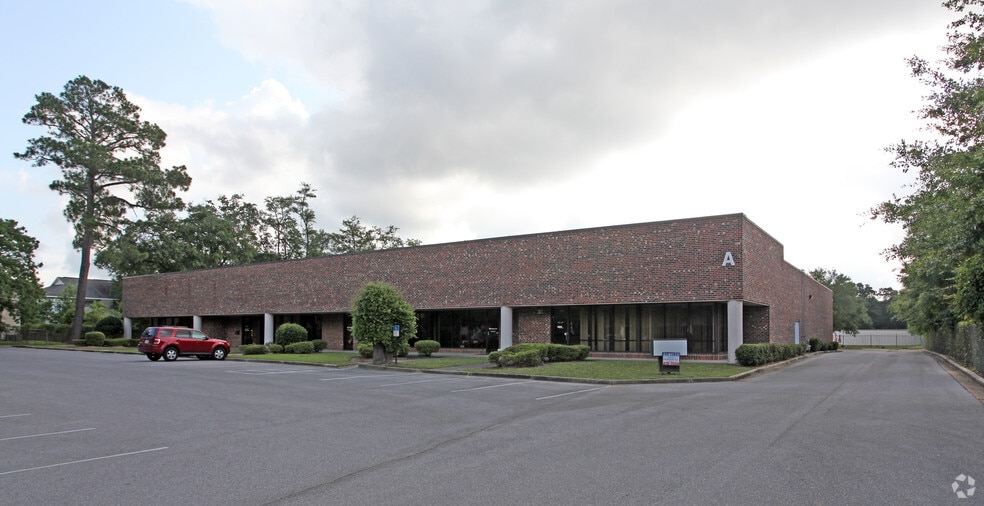 Primary Photo Of 826 Creighton Rd, Pensacola Light Distribution For Lease