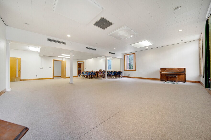More Photos Of 19711 Greenfield Rd, Detroit Religious Facility For Sale