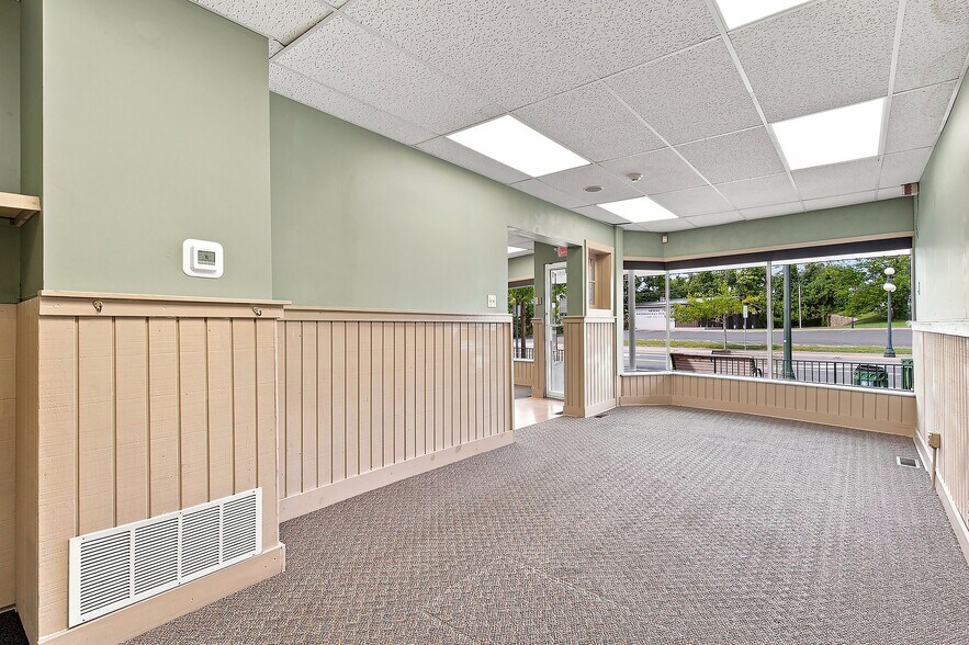 More Photos Of 422-440 Main St, Avon By The Sea Storefront Retail Residential For Lease