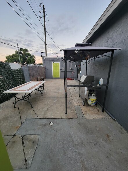 More Photos Of 5205 Haines Rd, Saint Petersburg Flex For Sale