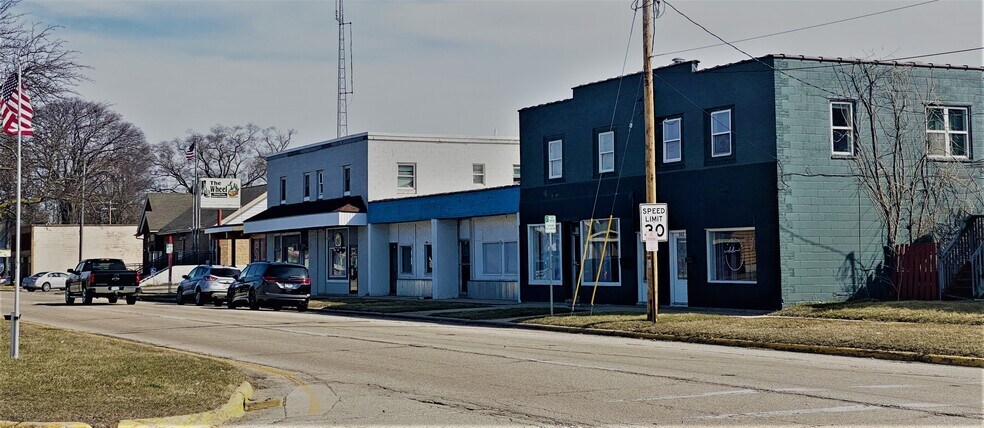 More Photos Of 539 Blackhawk Blvd, South Beloit Medical For Lease