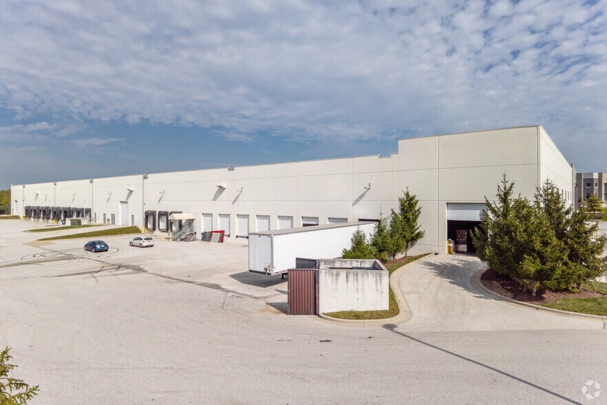 More Photos Of 13200 Mid Atlantic Blvd, Laurel Unknown For Lease