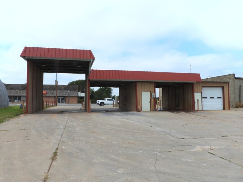 More Photos Of 124 Main St, Shattuck Carwash For Sale